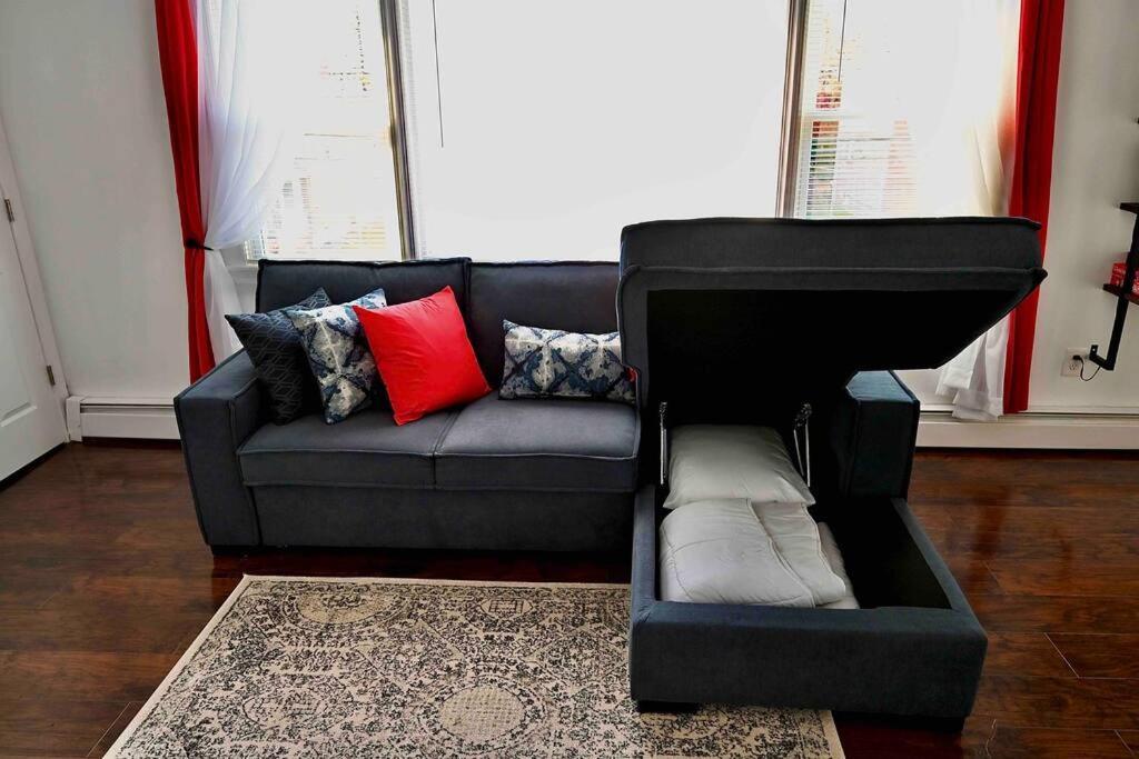 Bright & Cozy 2Nd Floor Apartment Close To Nyc Bloomfield Exterior photo