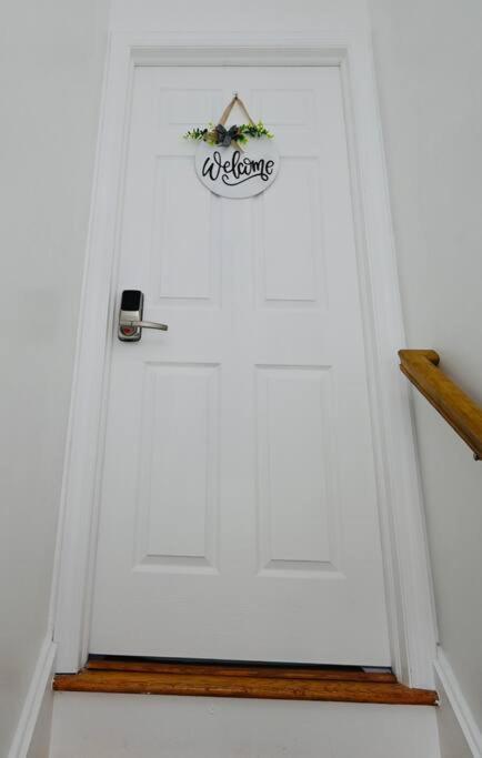 Bright & Cozy 2Nd Floor Apartment Close To Nyc Bloomfield Exterior photo