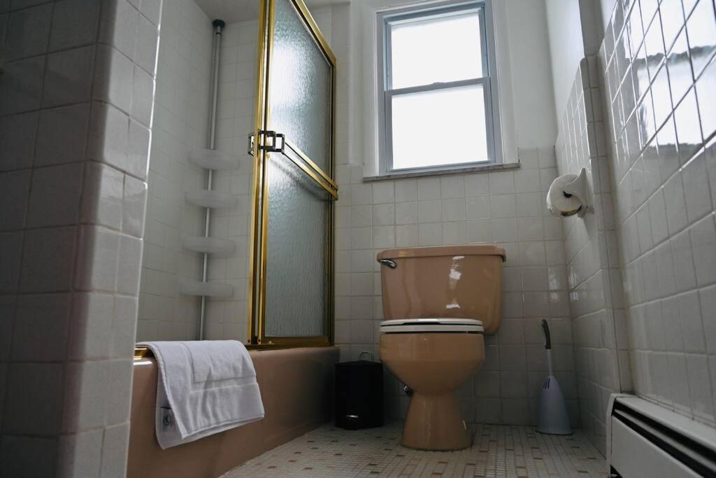 Bright & Cozy 2Nd Floor Apartment Close To Nyc Bloomfield Exterior photo
