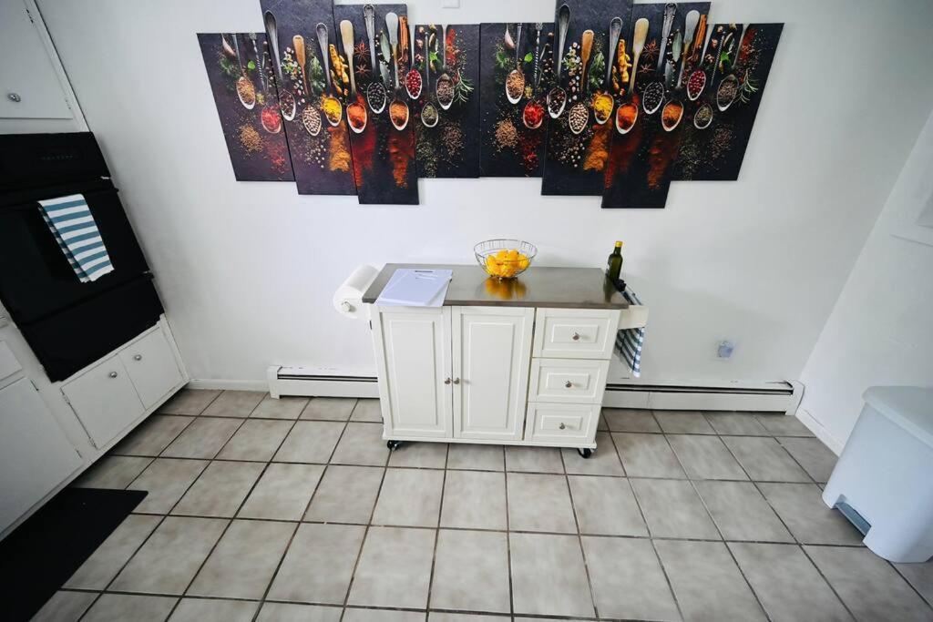 Bright & Cozy 2Nd Floor Apartment Close To Nyc Bloomfield Exterior photo