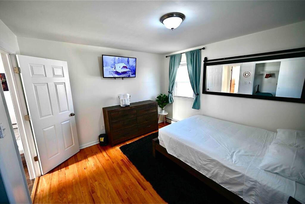 Bright & Cozy 2Nd Floor Apartment Close To Nyc Bloomfield Exterior photo