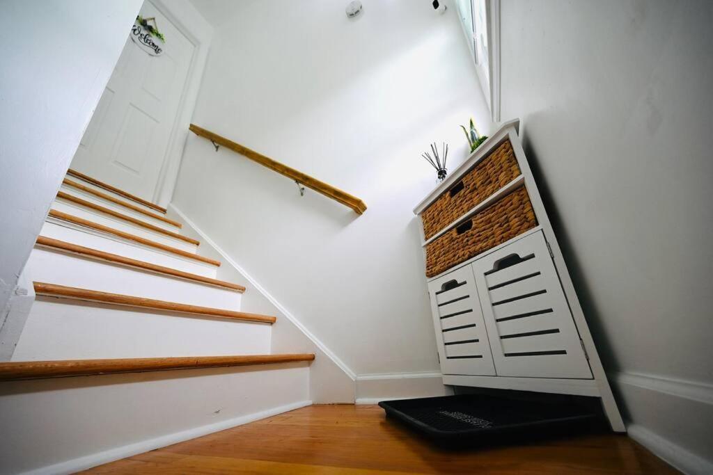 Bright & Cozy 2Nd Floor Apartment Close To Nyc Bloomfield Exterior photo