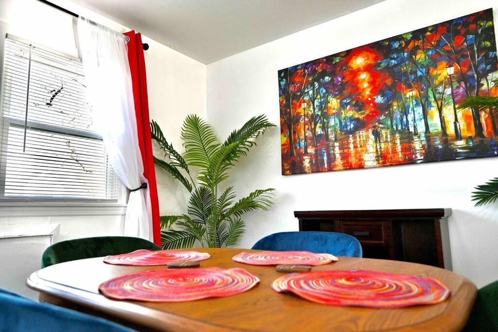 Bright & Cozy 2Nd Floor Apartment Close To Nyc Bloomfield Exterior photo